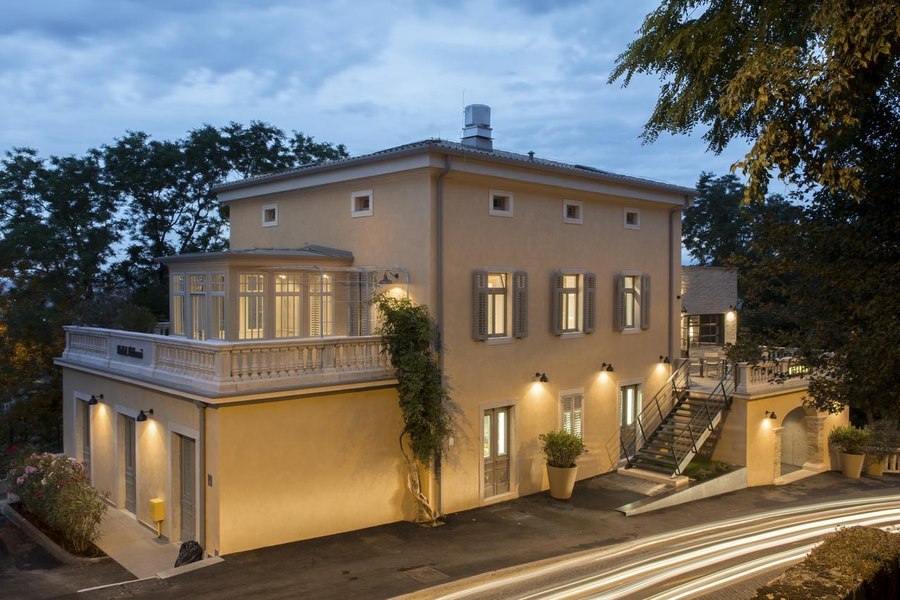 Hotel Peteani Лабин Екстер'єр фото